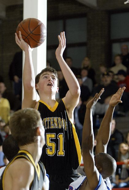 js010909HoopsBett@CentralBoys